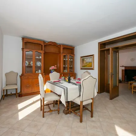 Sleeps 6 Wifi Διαμέρισμα Ossuccio